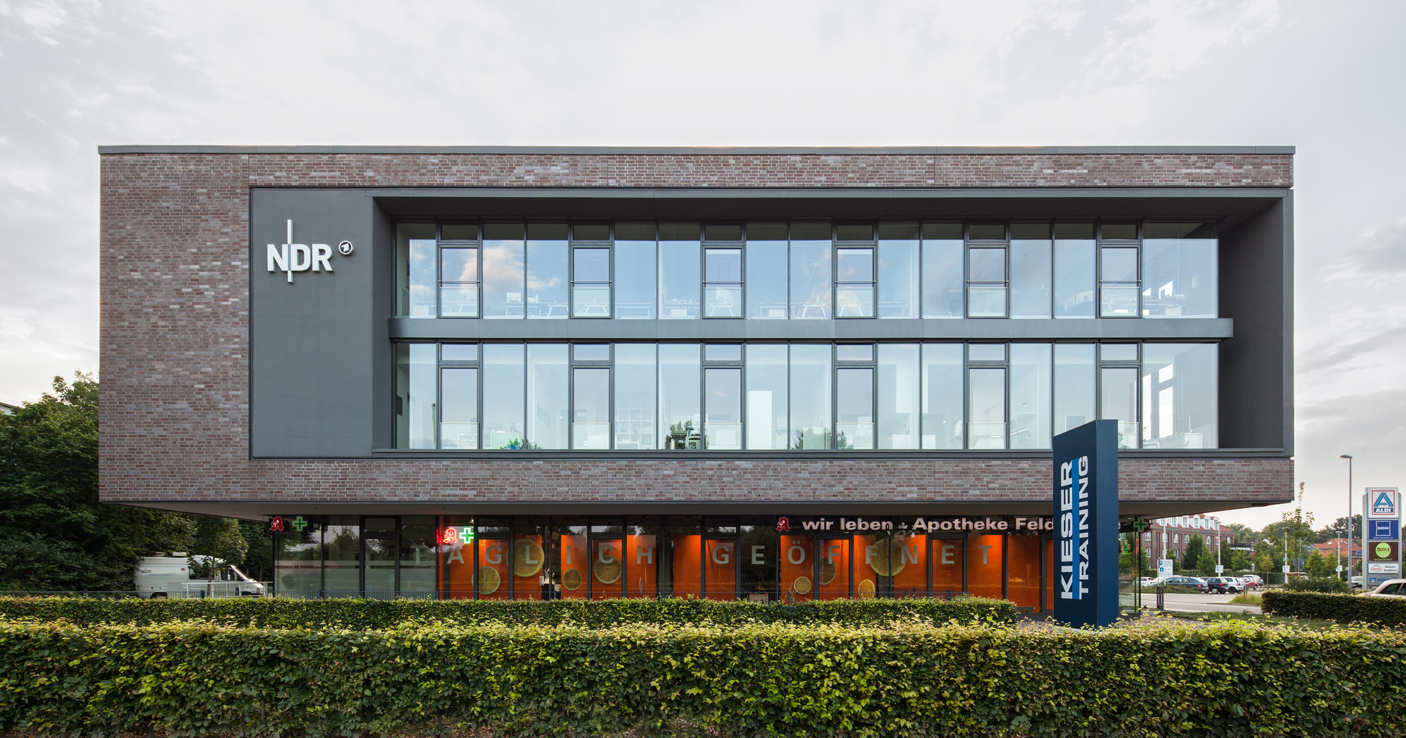 Büro‐ und Geschäftshaus
 Feldstraße
